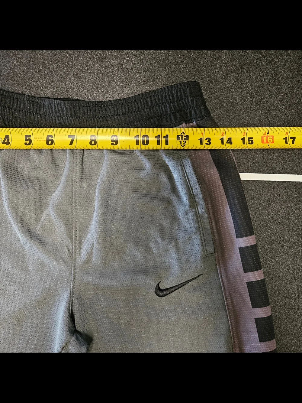 Nike Kids Large Gray Colorblock Athletic Basketball Shorts